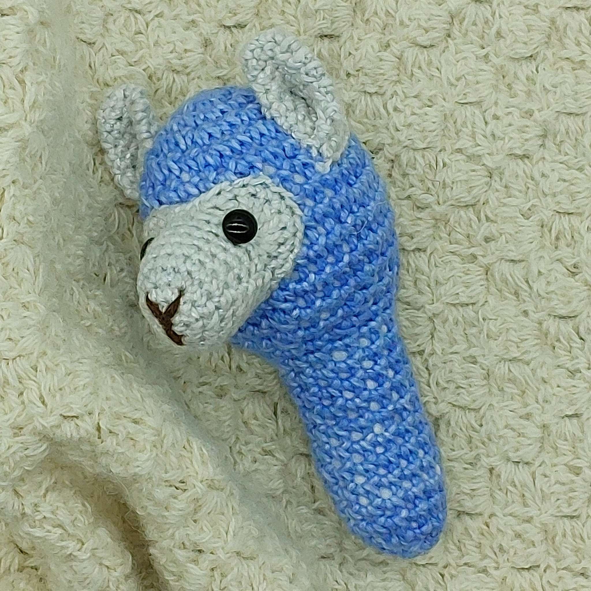 Alpaca face rattle blue